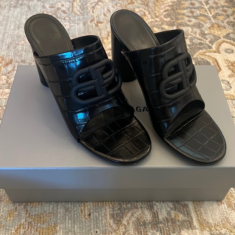 BALENCIAGA BLACK CROC-EFFECT HEELS